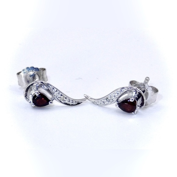 0.37 CTW Genuine Garnet and White Diamond .925 Sterling NWOT - Picture 3 of 7
